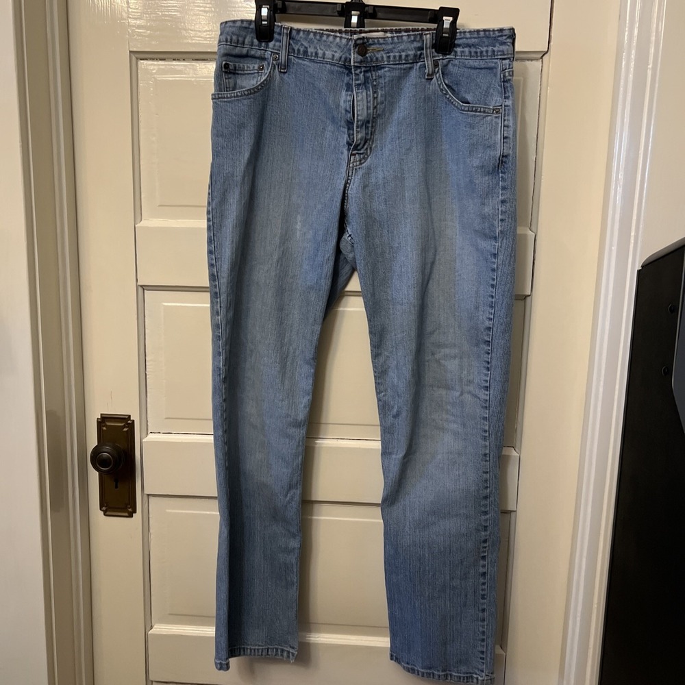 Levis Signature Mid Rise Straight Leg Stretch Blue Jeans Womens 16 M 35X31